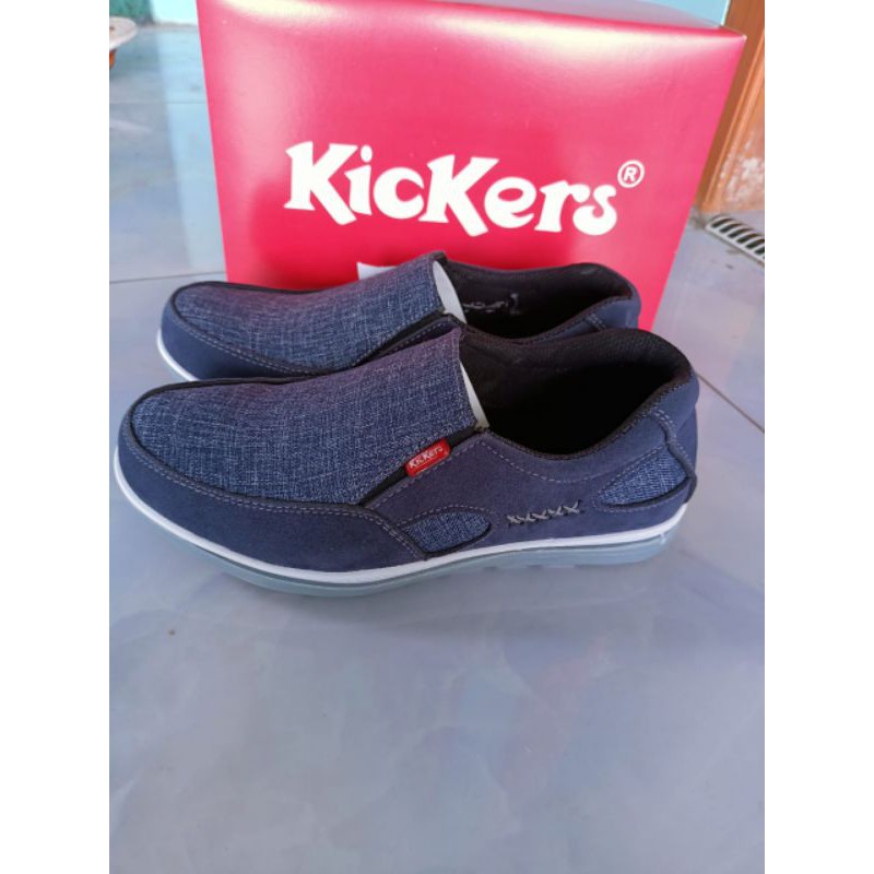 sepatu santai sepatu casual sepatu Kickers pria navy