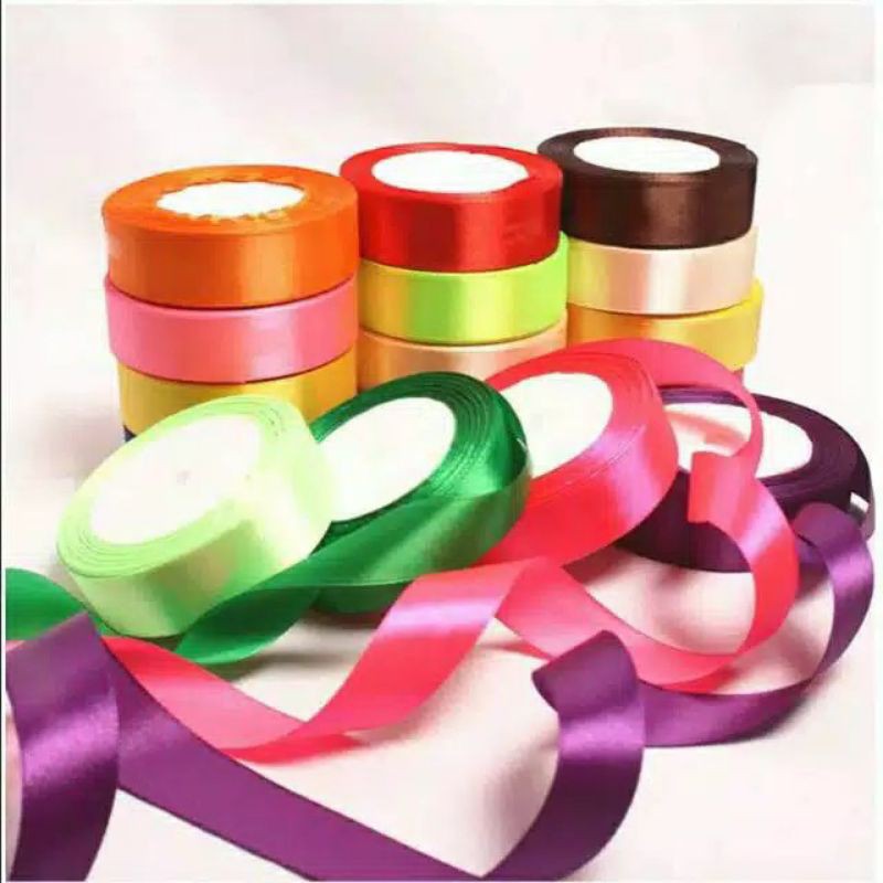 

pita satin 2cm per roll (18 meter)