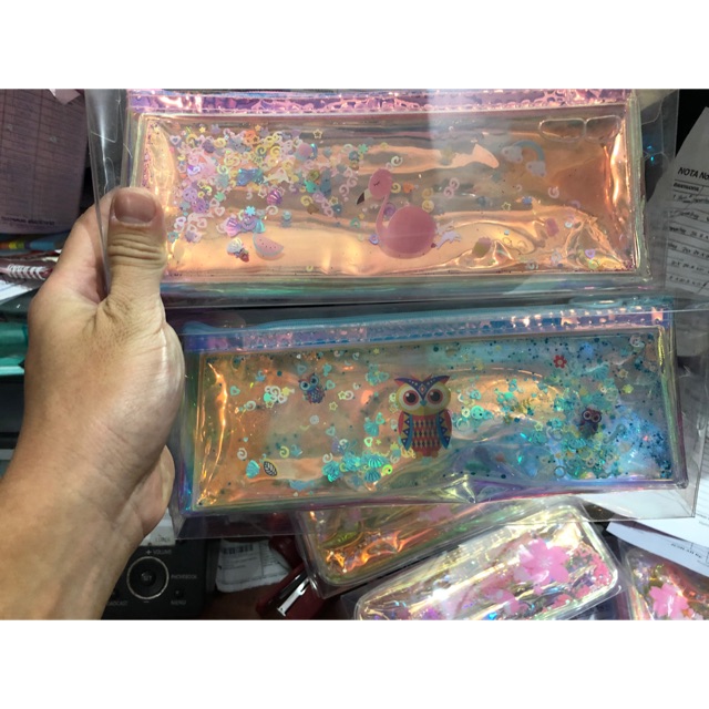 

Tempat pensil manik manik air bunglon
