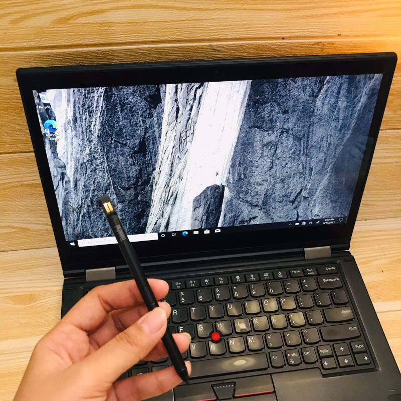 Laptop Lenovo Thinkpad Yoga 370 i5 Gen 7 SALE !!!