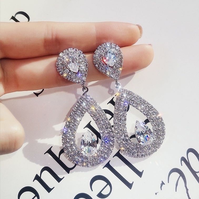 Anting Giwang Gaya Eropa dengan Berlian Imitasi untuk Wanita / Anting Diamond Untuk Wanita