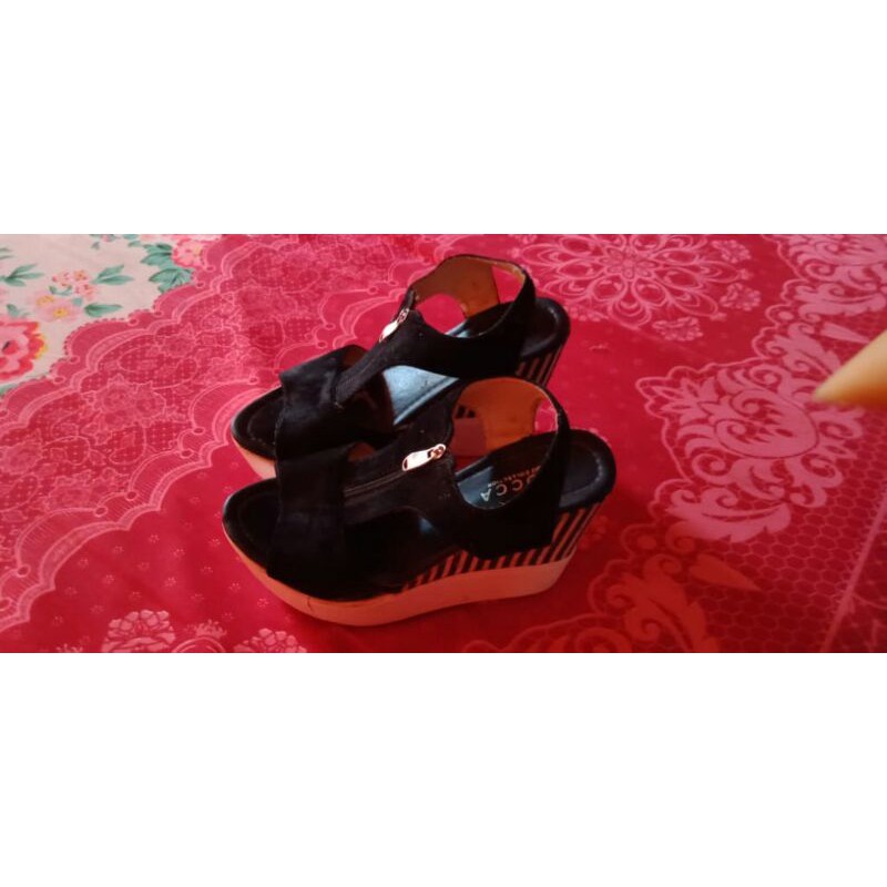Preloved Sepatu Wedges