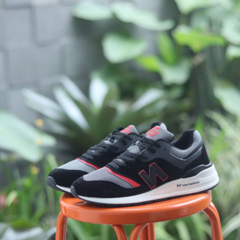 SEPATU SNEAKER PRIA NB 997 KLASIK SIZE 40-44