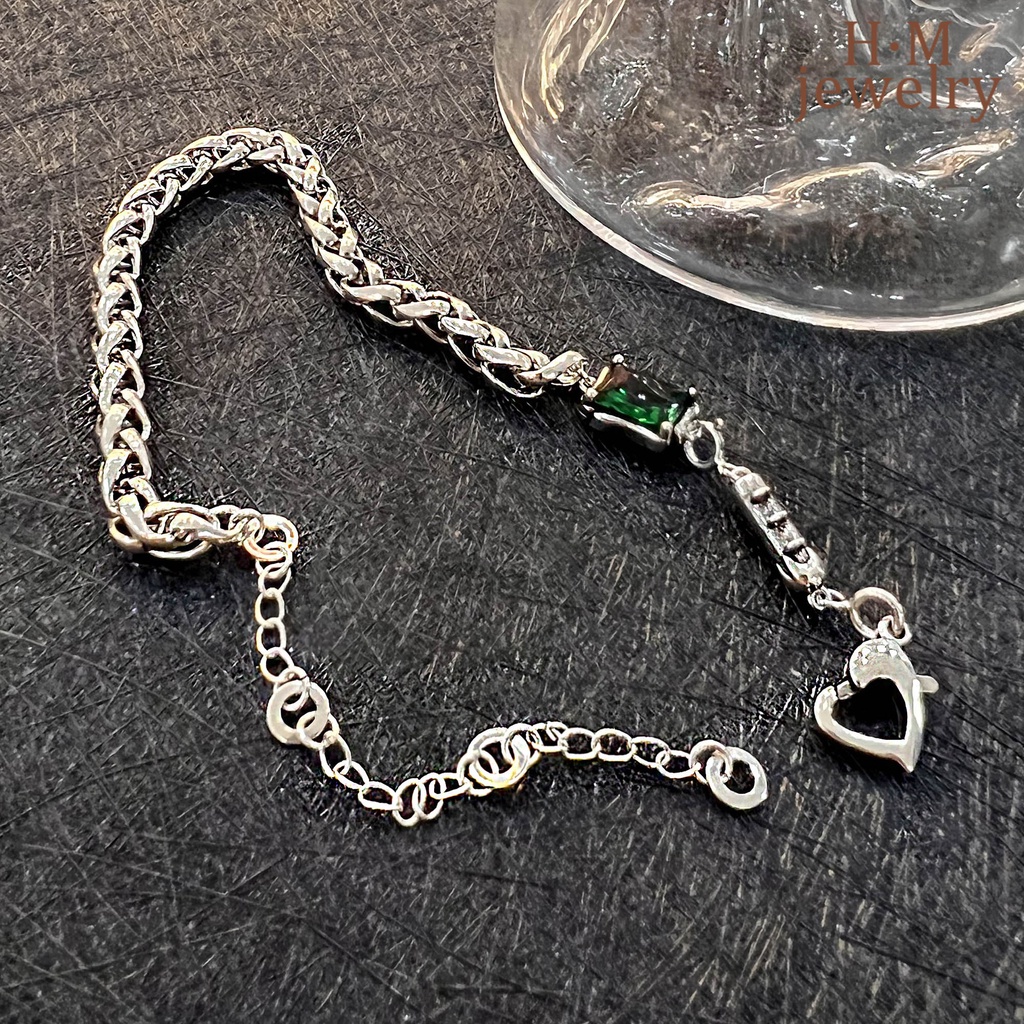 Gelang Tangan Rantai Aksen Batu Emerald Kotak Hollow Untuk Wanita