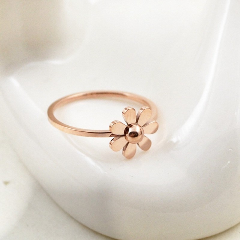 Cincin Desain Daisy Camellia Bahan Titanium Untuk Pria Dan Wanita