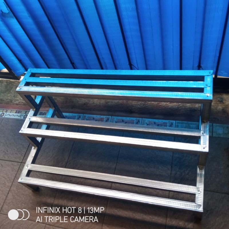 rak kembang 3 tingkat  murah