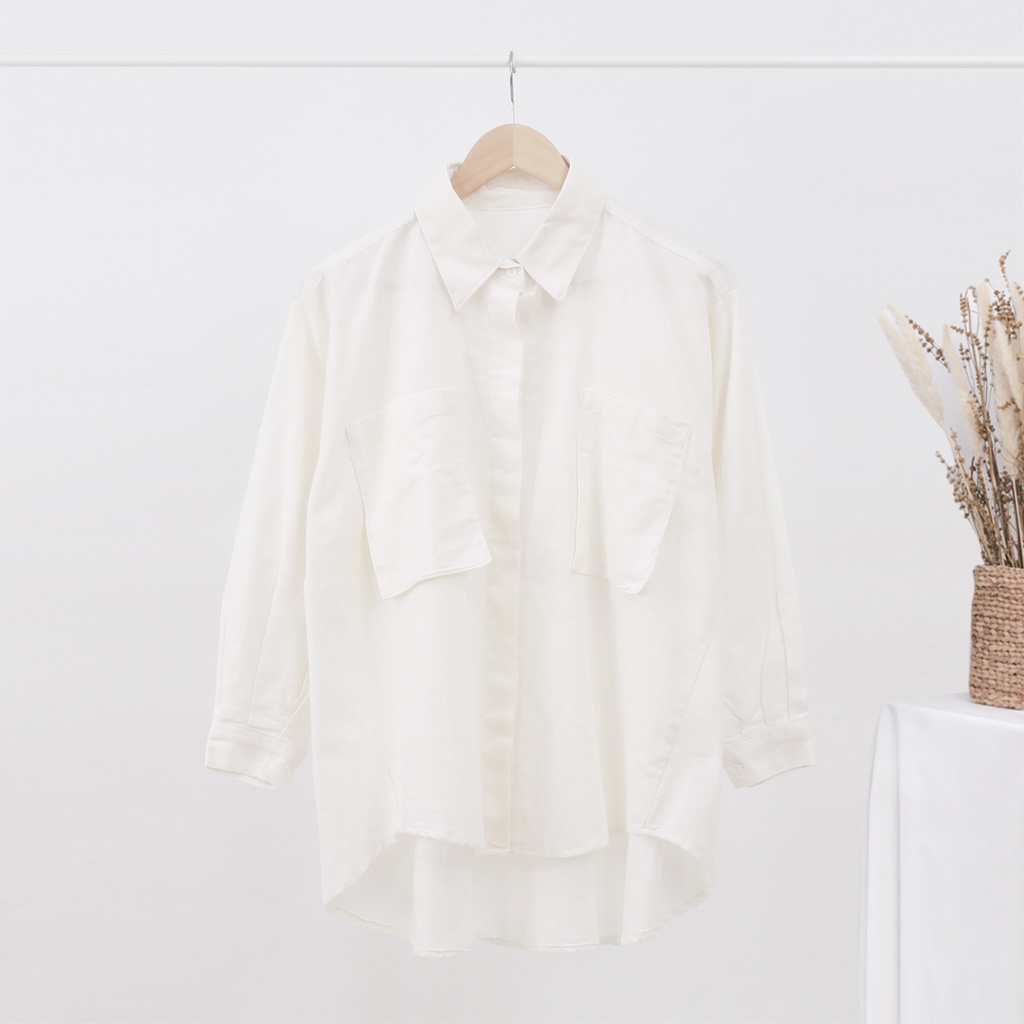 Kemeja Wanita Kantong Dua Rami Genevra-Whitee