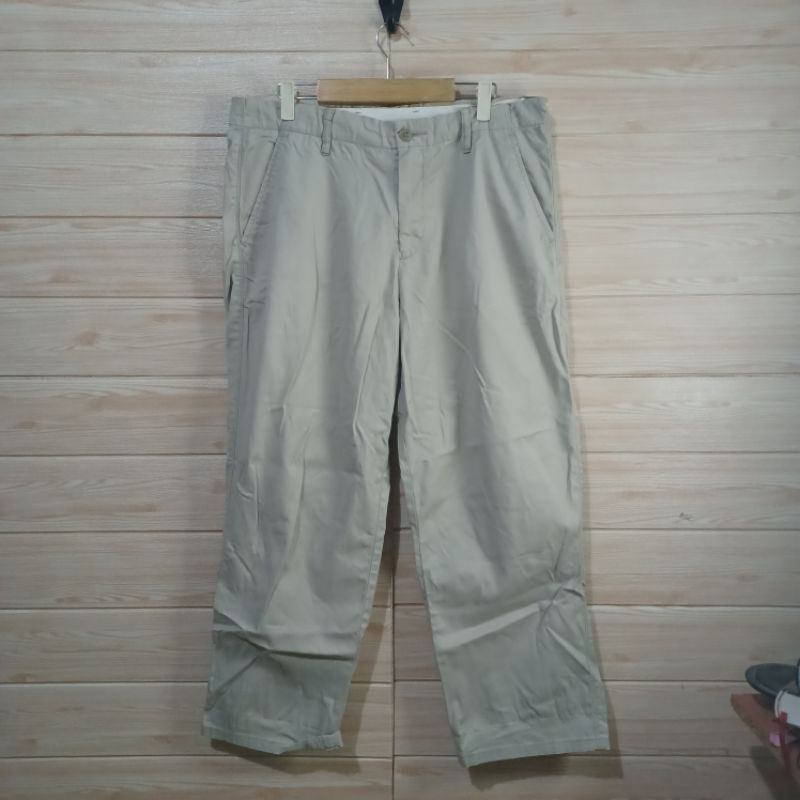 Lp Chino Uniqlo Size 33-34 LP 92cm P 99cm OL 22cm