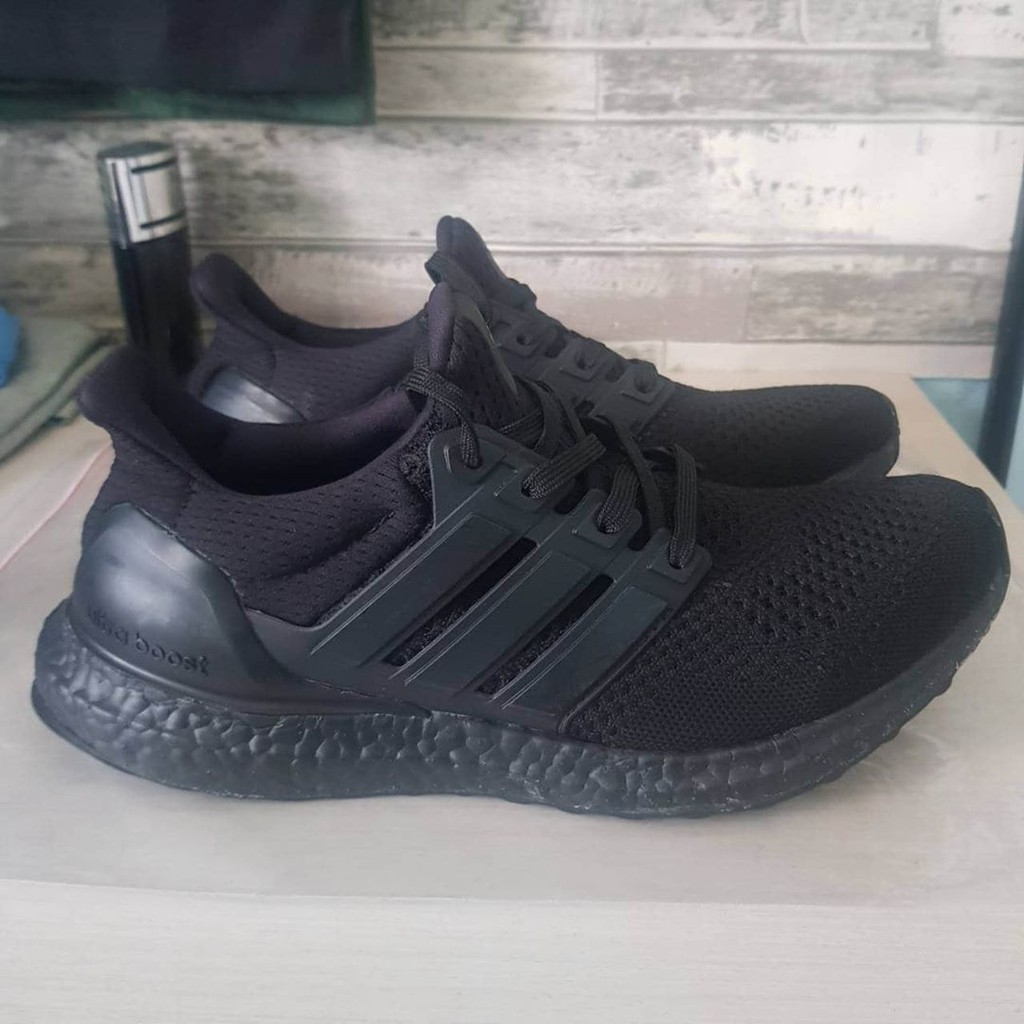 ultraboost 1.0 triple black