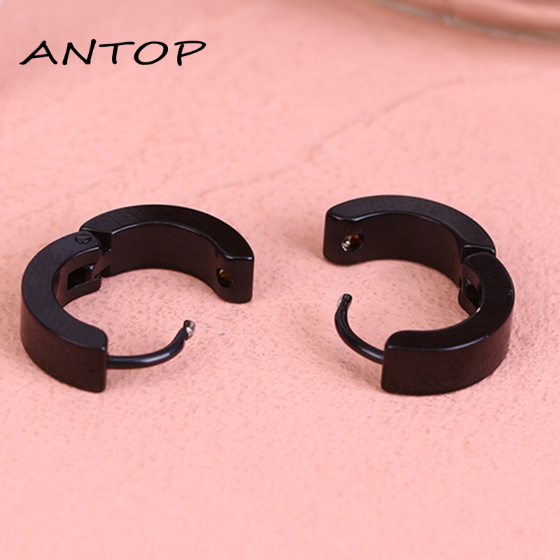 1 Pasang Anting Stud Bahan Stainless Steel Warna Hitam Gaya Korea Hip-Hop Gothic Punk Untuk Pria Dan Wanita