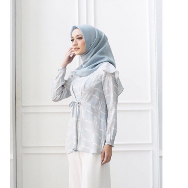 Emily Blouse Wearing Klamby