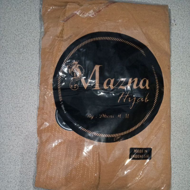 bergo/jilbab/khimar one tone crinkle uragiri oval by mazna/tudung/başörtüsü-Coksu