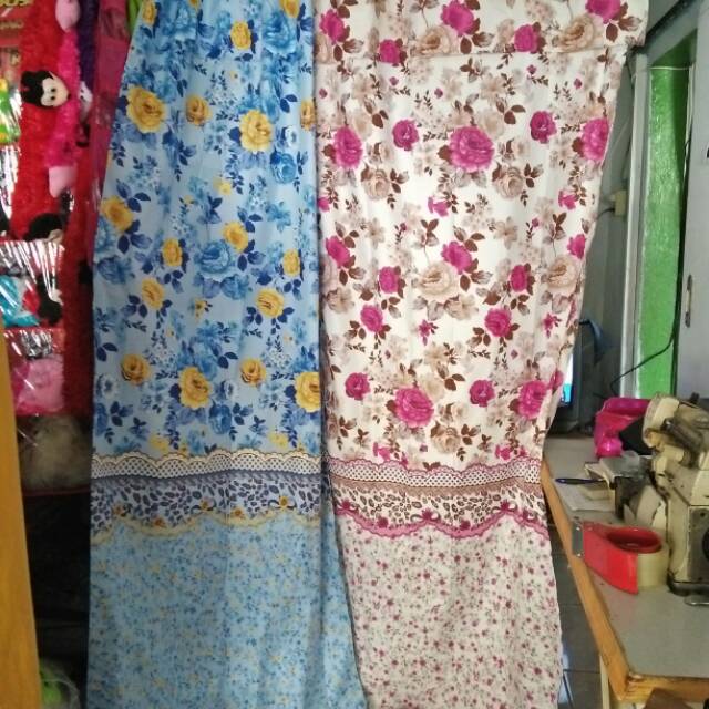 Hordeng pintu katun motif bunga shabby