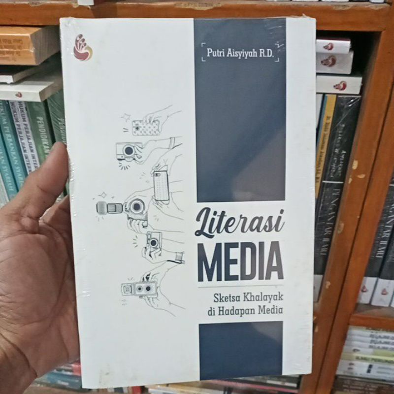 

buku literasi media sketsa khalayak di hadapan media