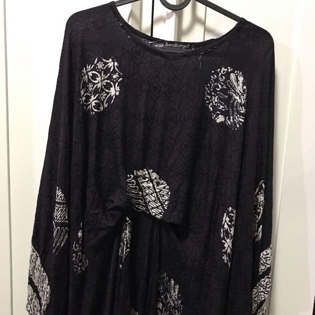 Kaftan darmata atasan