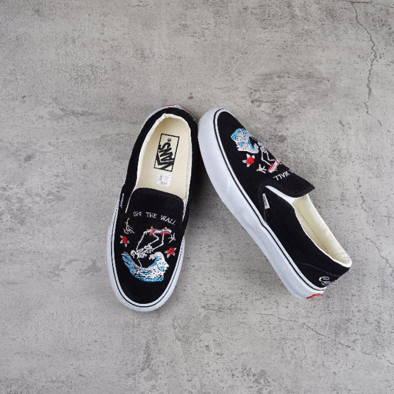 Vans Slip On Skeleton Velvet Black White