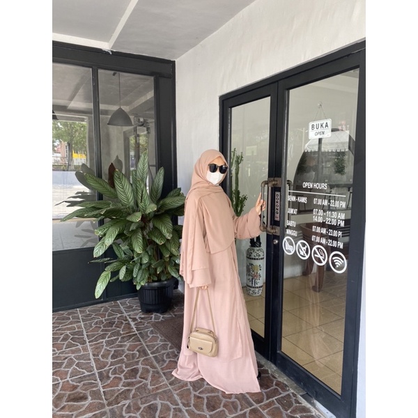 NEW MALIKHA ONE SET WARNA CREAM