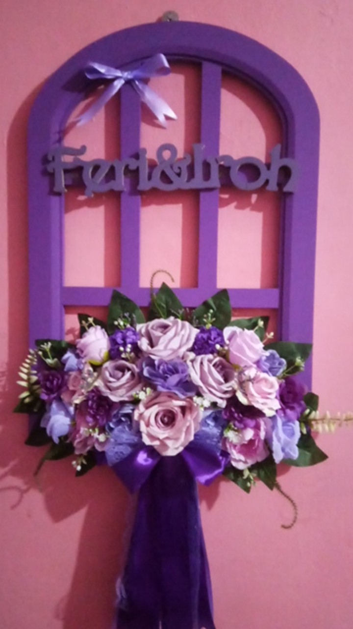 Etalase Khusus Tulisan Kayu Custom