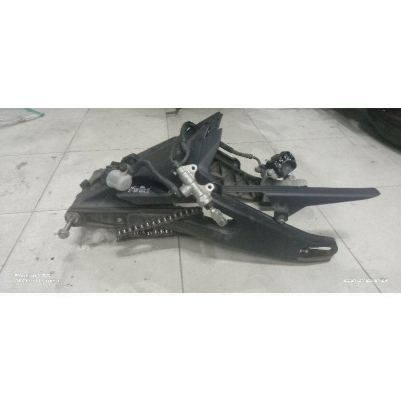 swing arm/lengan ayun ori r15 v3 new vva vixion R pnp vixion/r15 v2