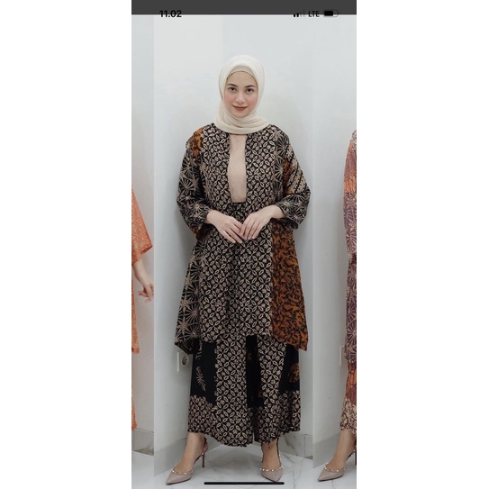 ARUMI BASIC SERIES SARAH THE LABEL BLACK GOLD