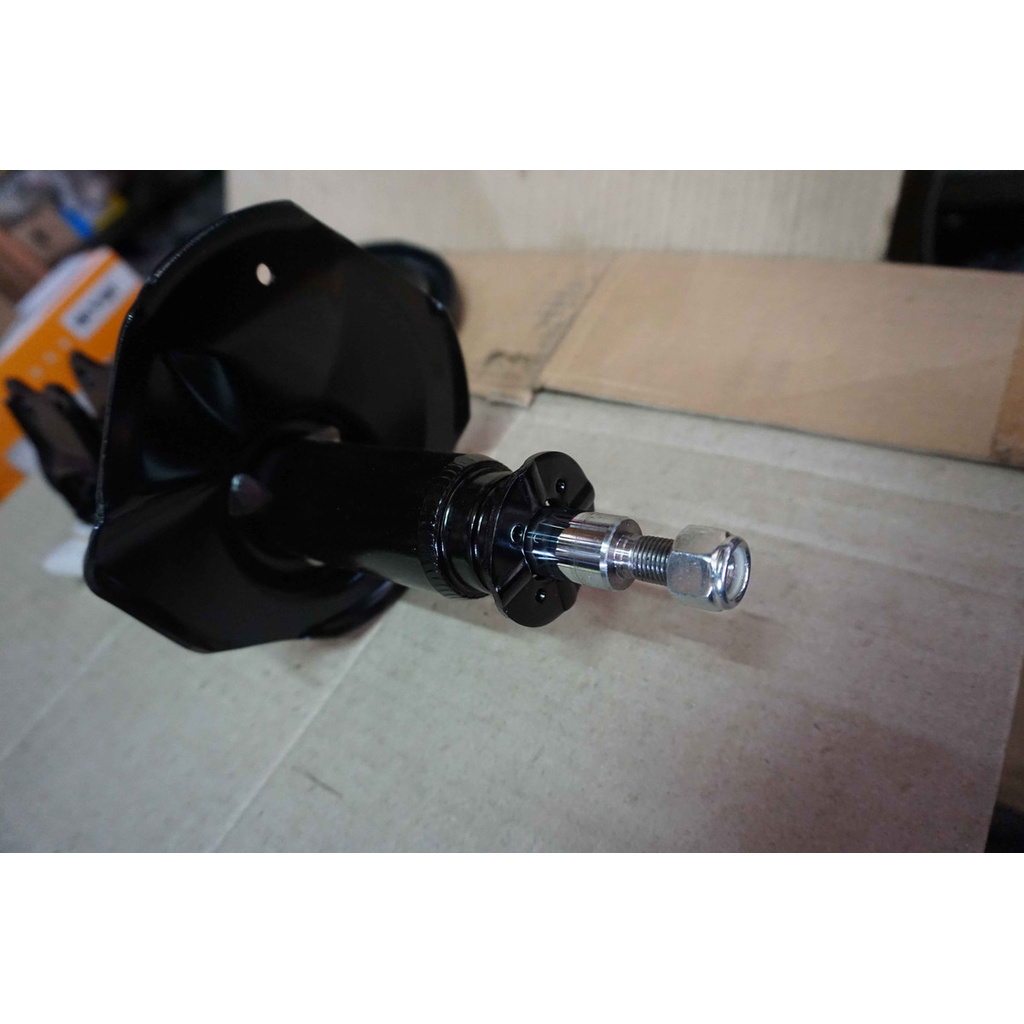 Shock Breaker Absorber Depan Suzuki Baleno Old merk IKYBI!