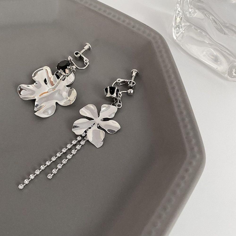 NEEDWAY Asimetris Bunga Anting Temperamen Kualitas Tinggi Perempuan Perhiasan Desain Rasa Hadiah Indah Wanita Telinga Studs