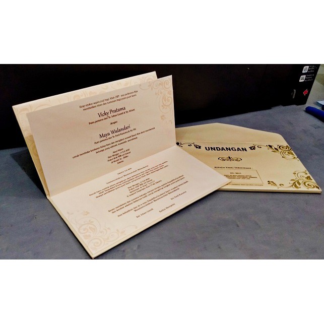 UNDANGAN MURAH MODEL ERBA HC 9911