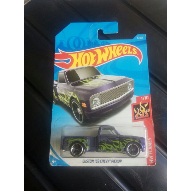 hotwheels CUSTOM 69 CHEVY PICKUP HW FLAMES