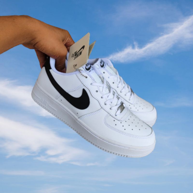 NIKE AIR FORCE ONE WHITE BLACK BNIB