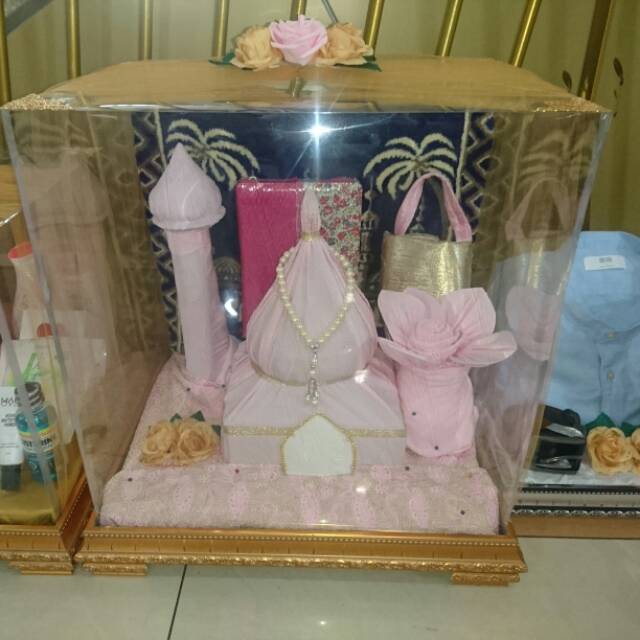 

Kotak hantaran mika seserahan isi 4 box