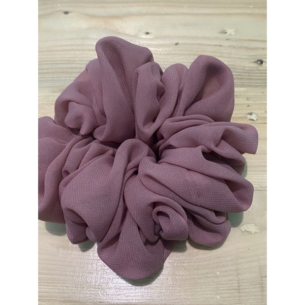 scruncie jumbo cepol ikat rambut cepol ikat rambut jumbo-Dusty