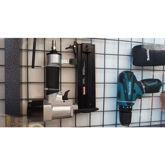 

Mesin Paku Tembak Pneumatic Gun Air Nailer Makita Af 504 Z / Af504Z