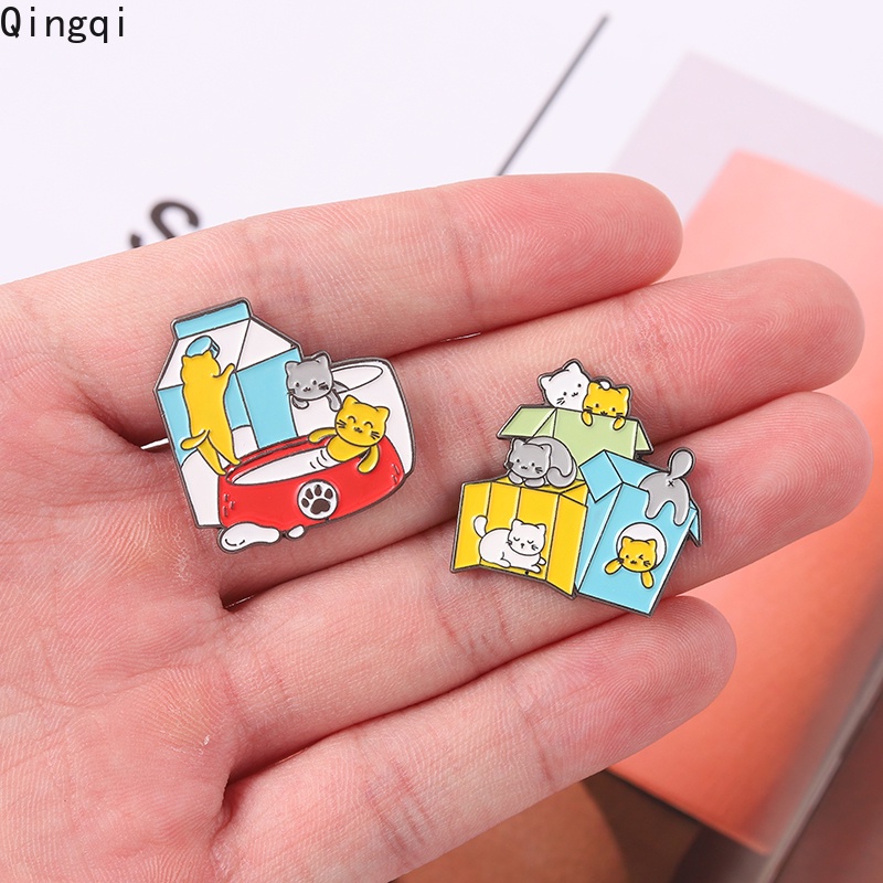 Bros Pin Enamel Desain Kucing Dalam Kotak Susu Untuk Kerah Pakaian