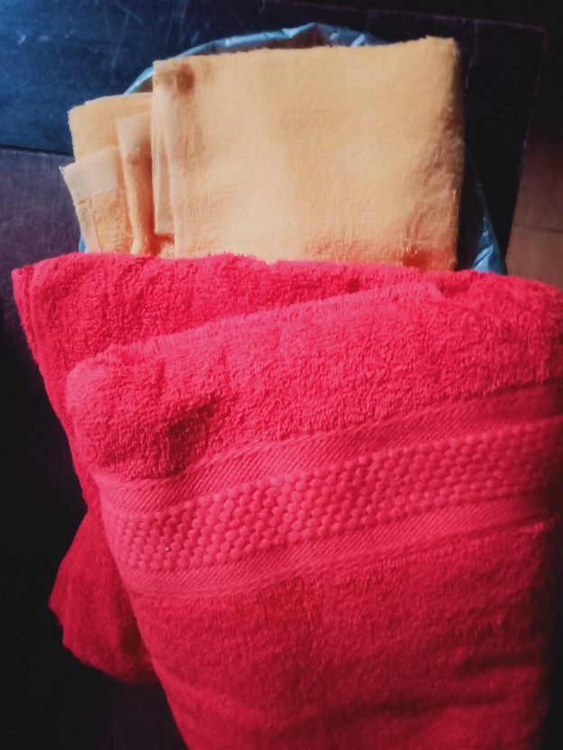 Handuk Mutia Tanggung Ukuran 50x100