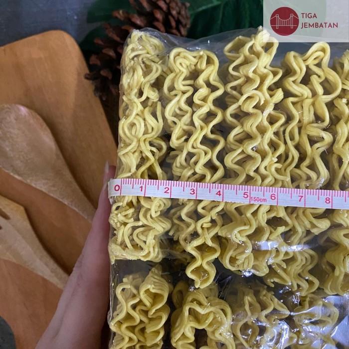 

Mie Telor 68 (1 Bal/ 5Kg Isi 90 Pcs) 055