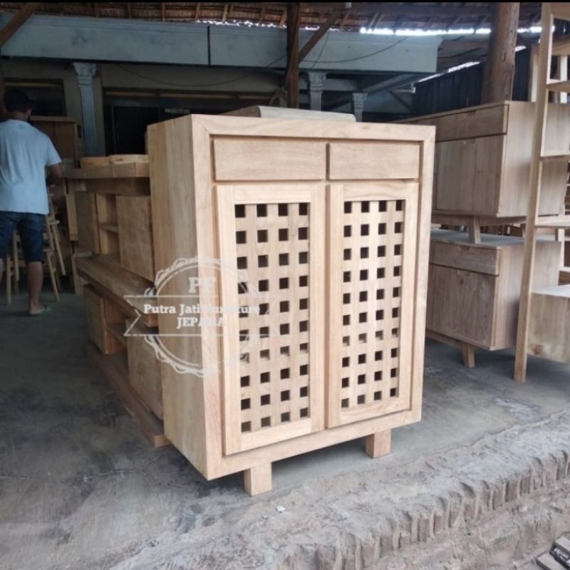 Lemari pakaian model retro - Almari kecil bahan kayu jati mebel Jepara murah