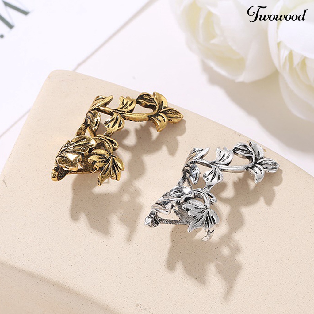 1 Pasang Anting Klip Bentuk Daun Model Hollow Out Untuk Wanita