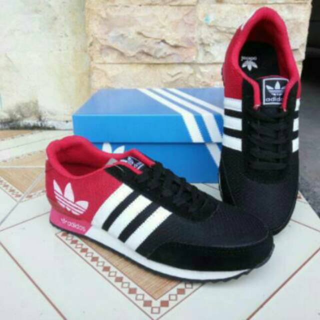 Adidas NMD R2 size 39 - 43 sepatu pria olahraga sport running lari jogging abu navy putih merah