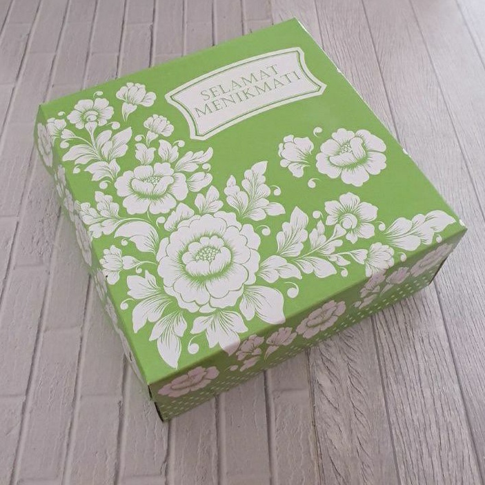 

Dos nasi/box nasi kardus 18x18 cm motif Bunga