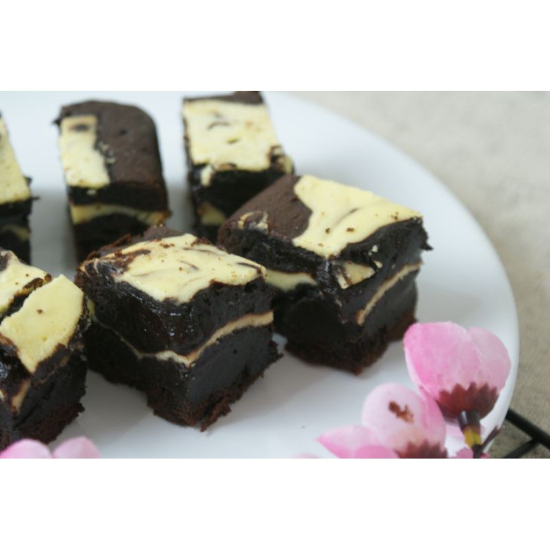 

Fudgy Brownies CreamCheese