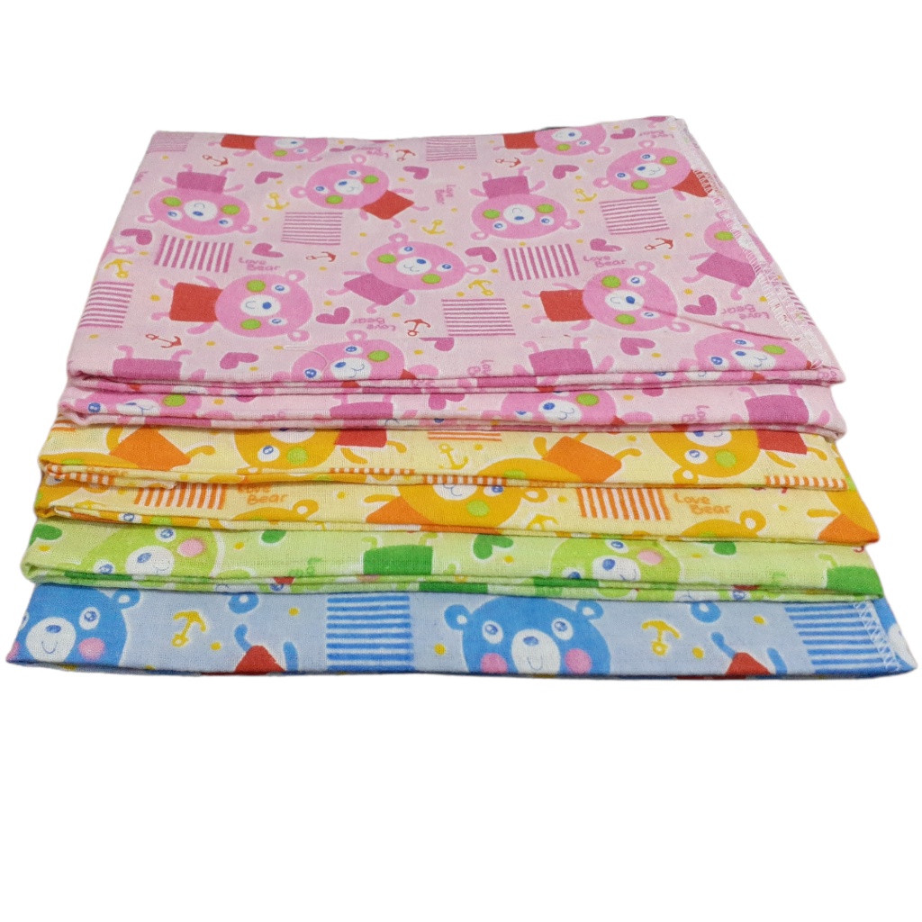 bedong bayi hoga quality export uk. +/- 110x90cm