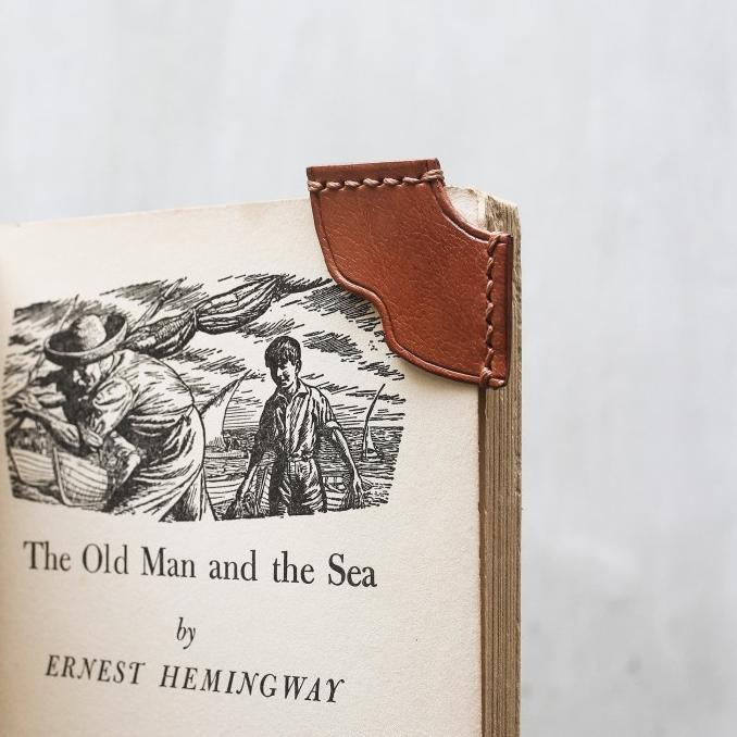 

READY COD Verne's Leather Bookmark - Pembatas Buku Kulit - Tanned BERMUTU Kode 708