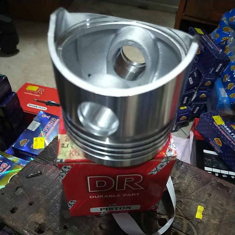 PISTON RD 85 KUBOTA. seker rd 85