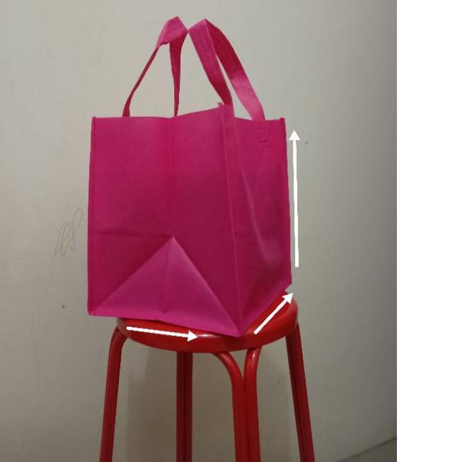 

tas goodie bag / spunbond kotak /hampers 22x22