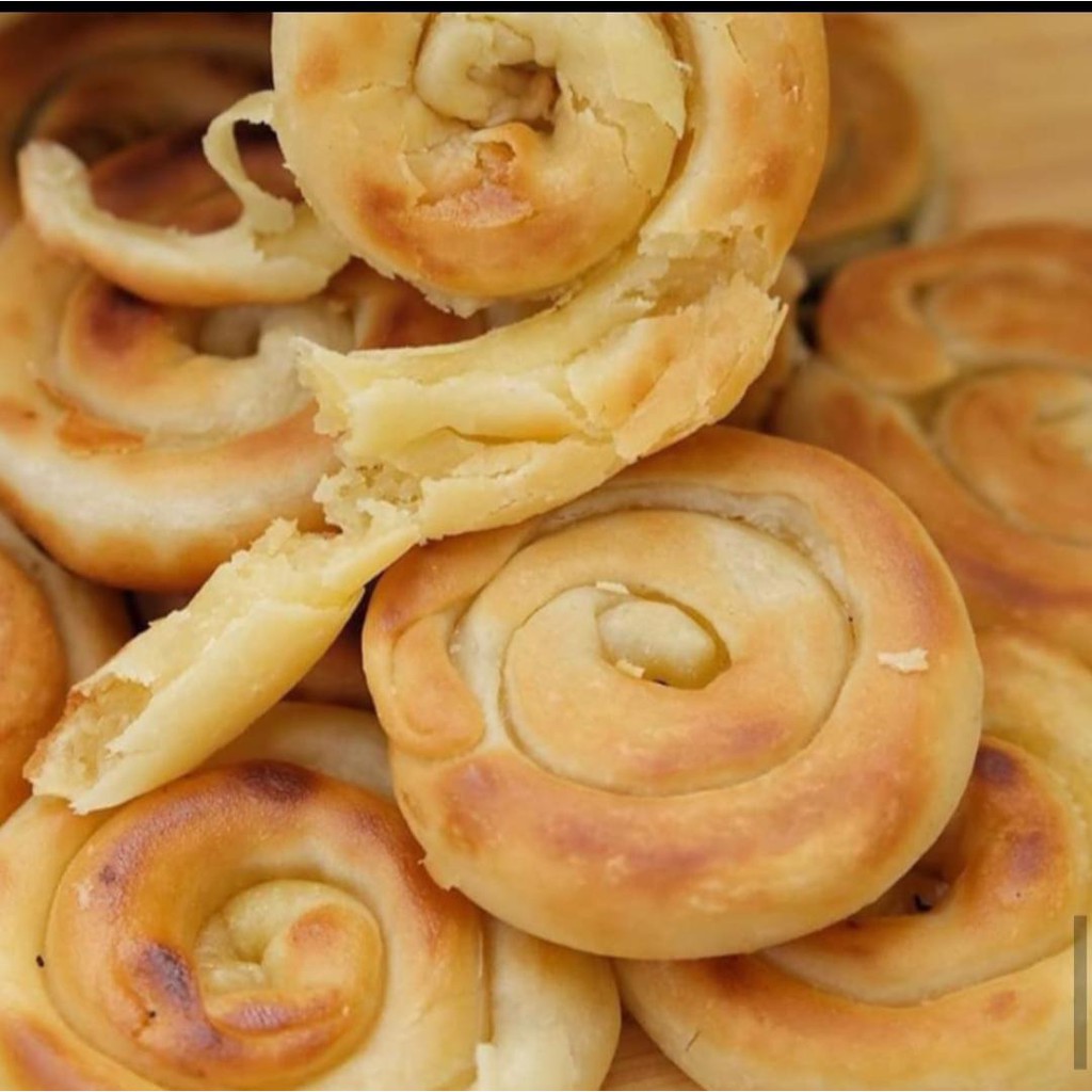 

Roti Maryam Keju isi 10 pcs / Makanan Kue Maryam / Maryam Frozen / Mamol Keju 10 pcs