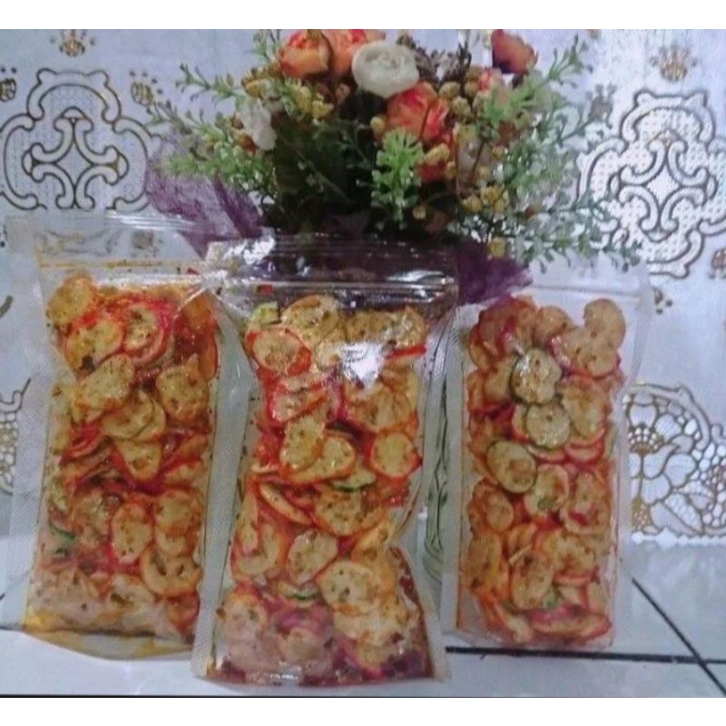 

Kerupuk seblak daun jerukk pedas 10rb dapet 3pcs