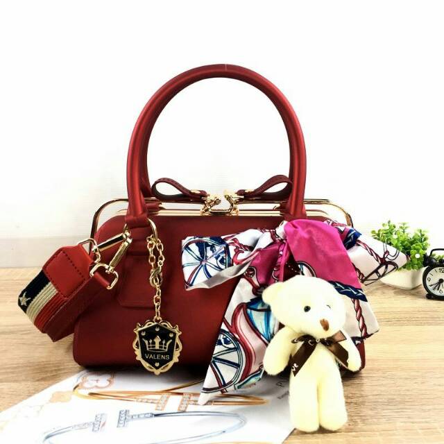 TAS TABUNG ELEGAN GANTUNGAN BONEKA (2 TALI PANJANG)  BOM0488