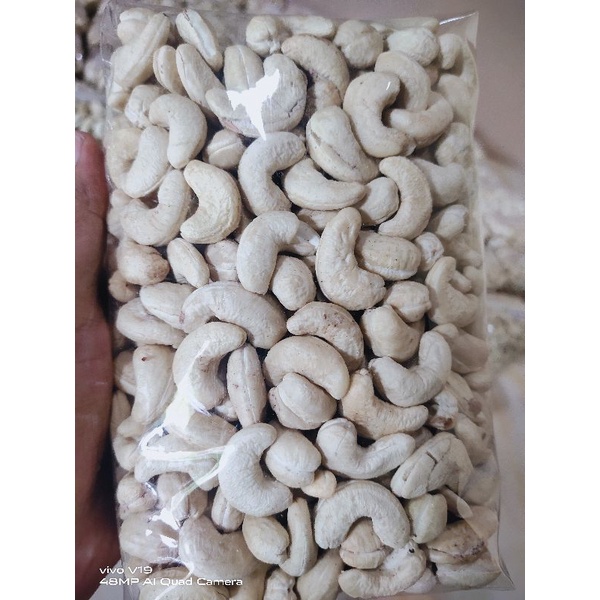 

KACANG METE MEDE MENTAH 1000gr