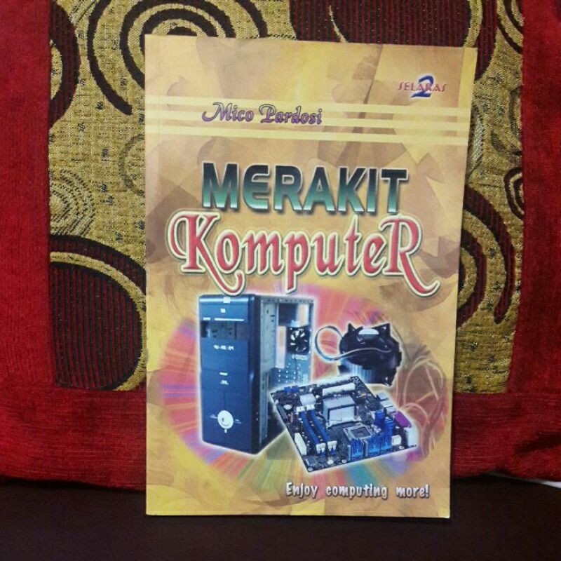 Merakit Komputer