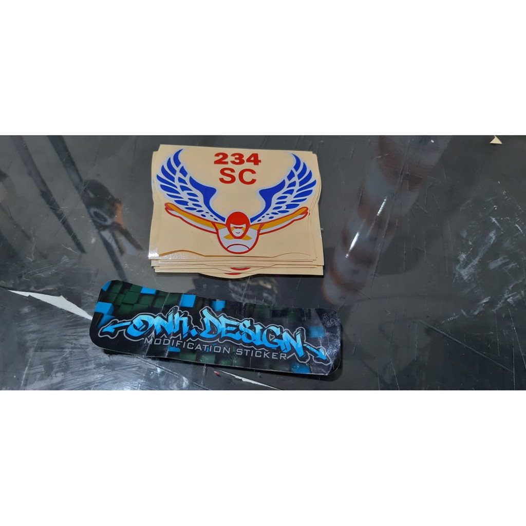 

cutting sticker stiker bebas desain printing waterproof label merk laminasi 87
